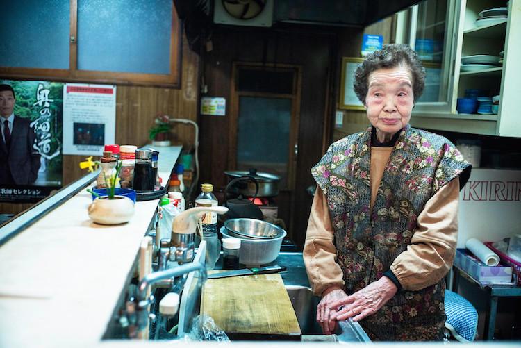 日本老龄化有多严重？近三分之一的人口超过65岁，还在不断增加！-日本人口多少亿人