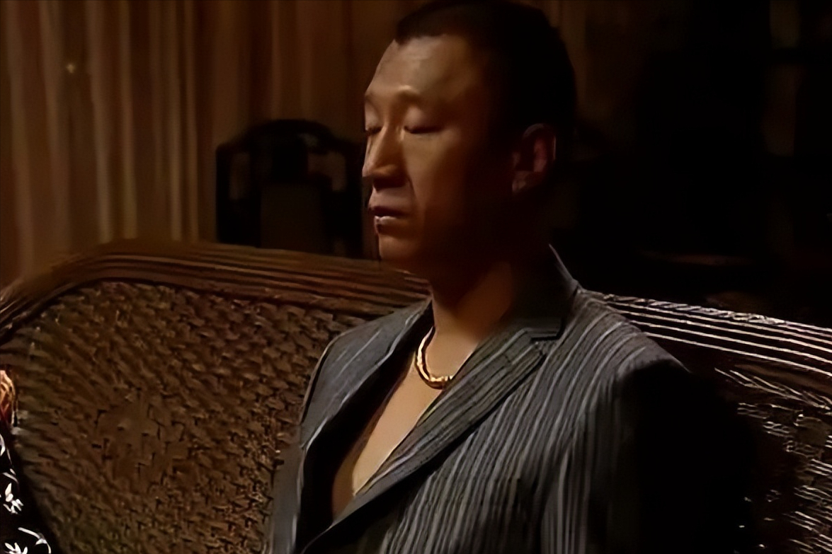 “黑老大”刘汉有多猖狂？花30万买下女明星初夜，一餐吃掉上百万-刘汉到底有多少钱