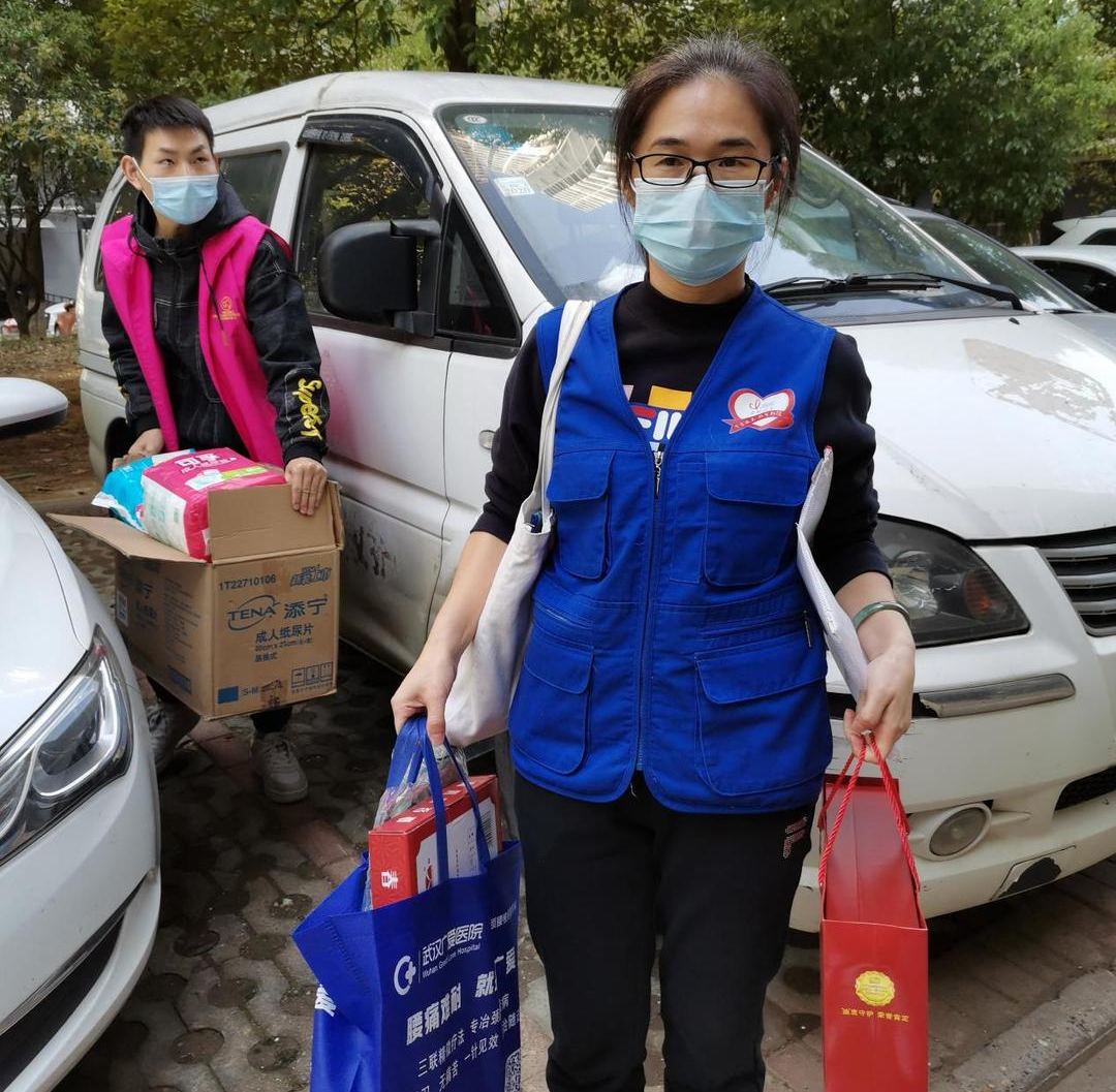 帮助送到家温暖老人心-武汉谈笑基金
