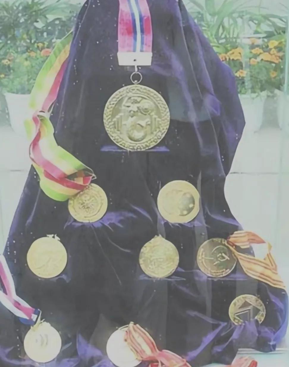 奥运冠军陈晓敏9枚金牌卖了399万，她做了这辈子最正确事情-奥运会金牌卖多少钱