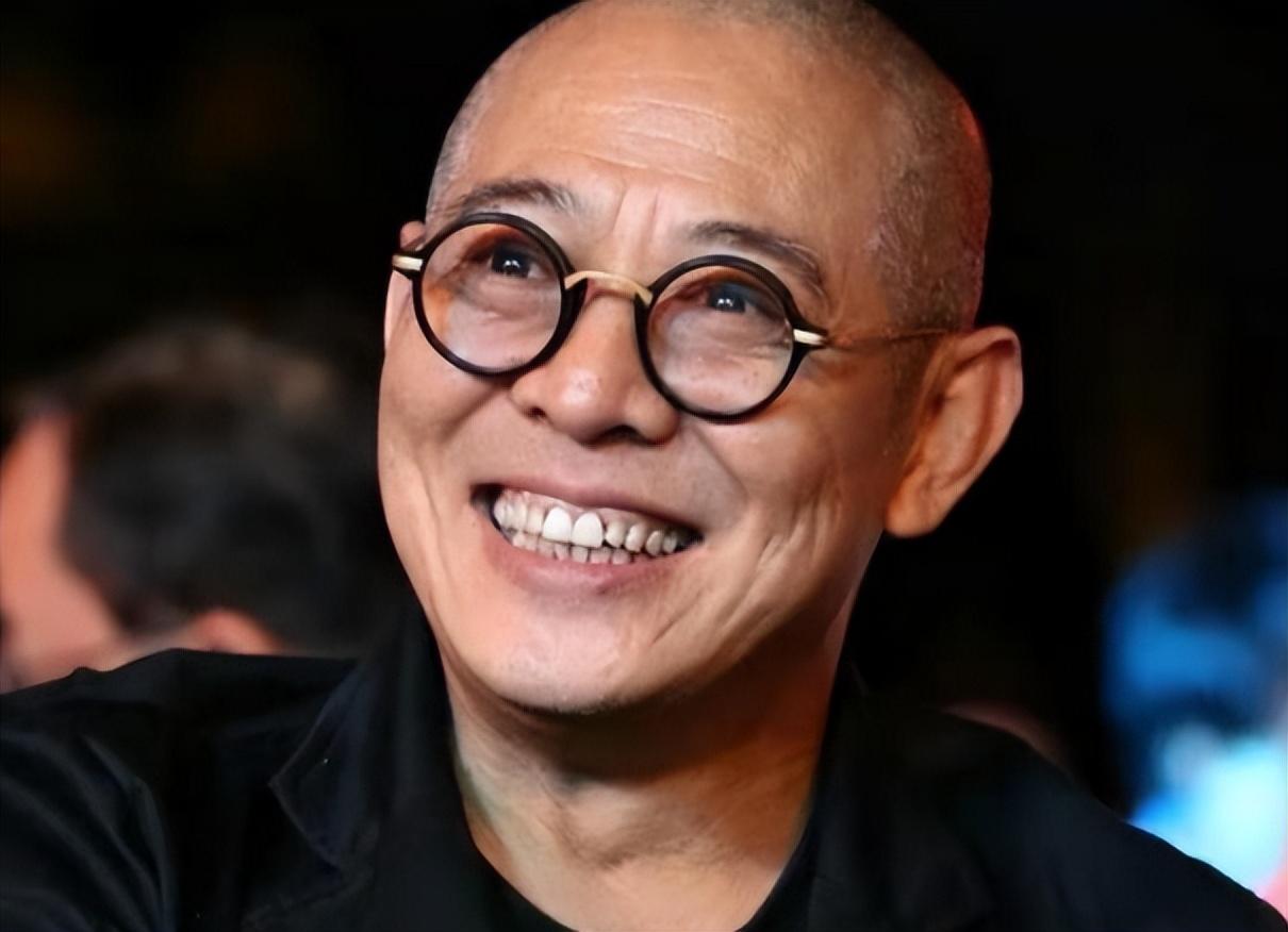 59岁李连杰修行引担忧！脸型消瘦松弛显老态，为活命3000W买天珠-李连杰多少钱