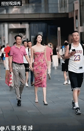 【推荐】中石油胡某出轨最新：28岁情人停职，大学紧急辟谣，同款旗袍爆卖-中石油套了多少人