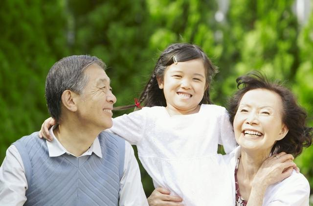 75岁老人：拿5000养老金，在女婿家养老，坦言晚年要守好3样东西-一个人养老需要多少钱