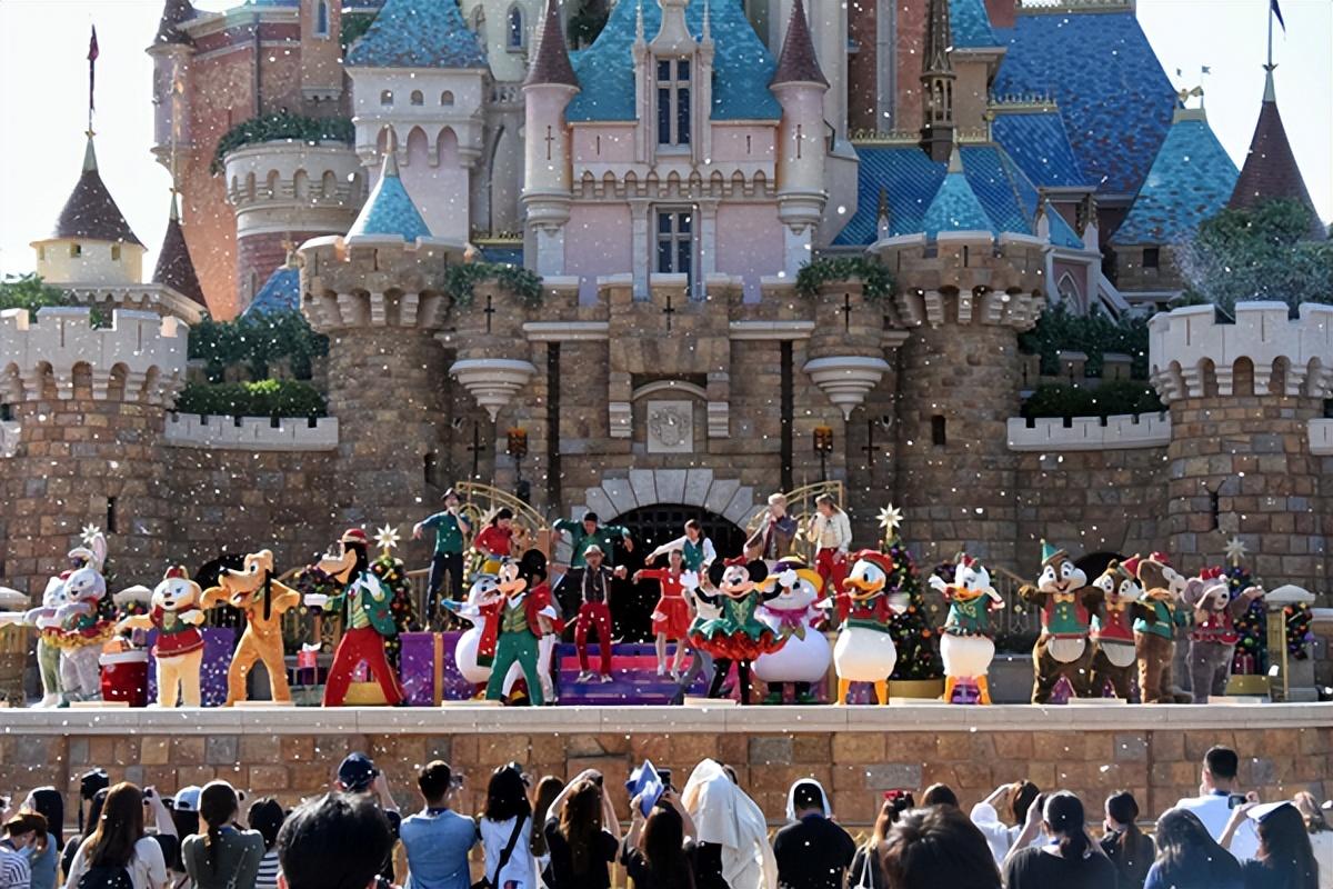 「回归25年难忘瞬间」重回童话王国“迪士尼”漫游文化绿洲西九龙-香港迪士尼面积多少