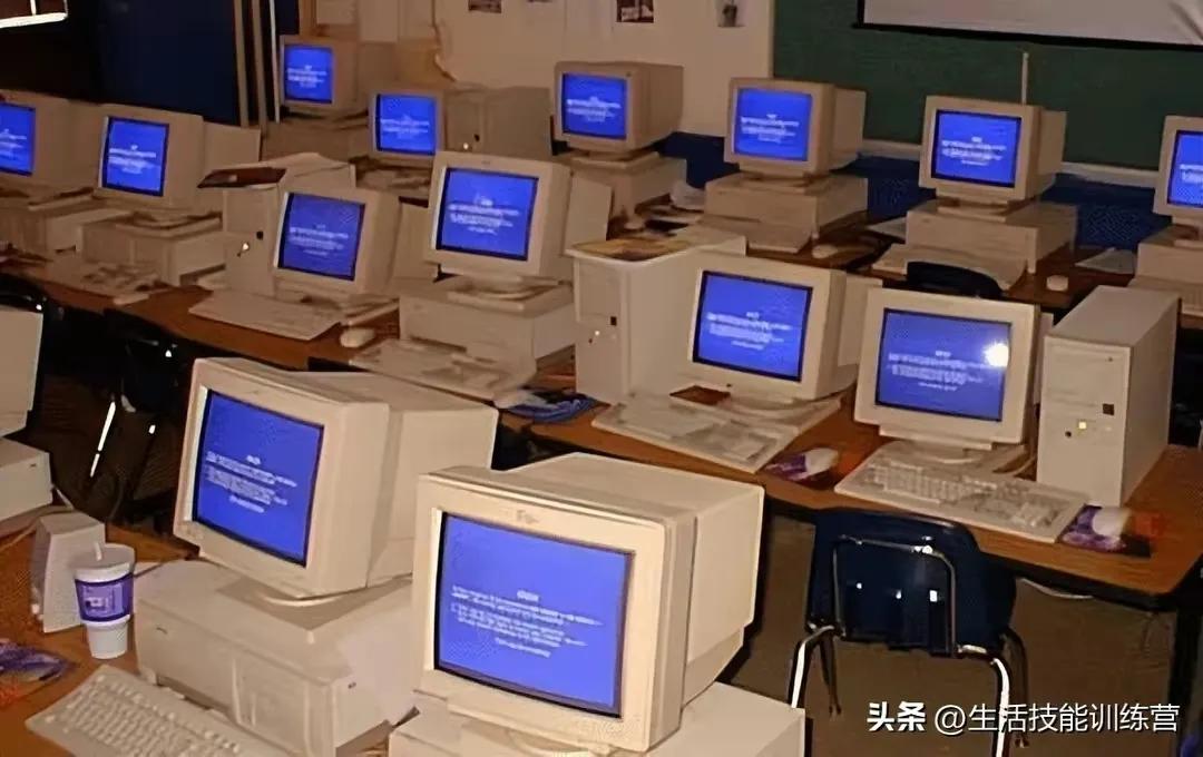 为什么现在大部分的网吧里没有臭脚丫味了？