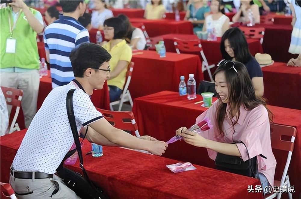 上海大龄女博士写征婚标准，让人看了都觉得可笑，网友：自己过吧-上海年薪多少算小康