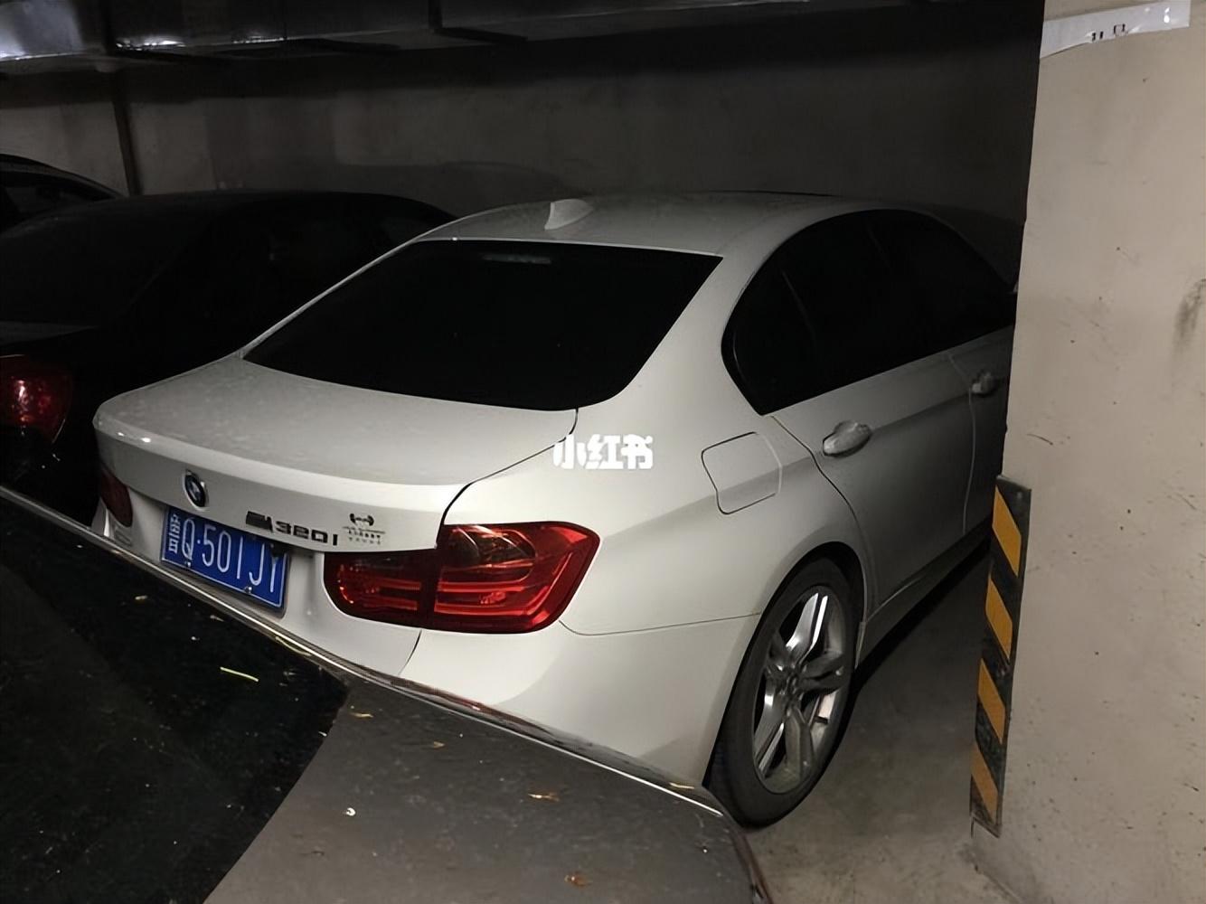 宝马男霸占别人车位，被地锁干漏油箱，宝马男：车位主人得赔偿-泛亚事件最后赔了多少
