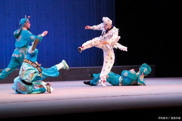 「以案释法」故意杀人造成一死一重伤被法院判处无期徒刑-动手伤人把人腿弄残废判多少年