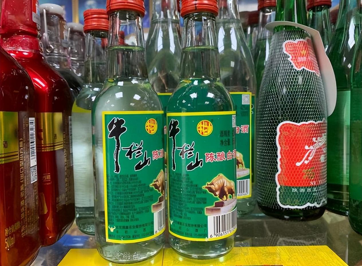 15元一瓶的牛栏山年销百亿，为何明知是“酒精”，大家还仍在喝？-百年三茅牌酒多少钱一瓶
