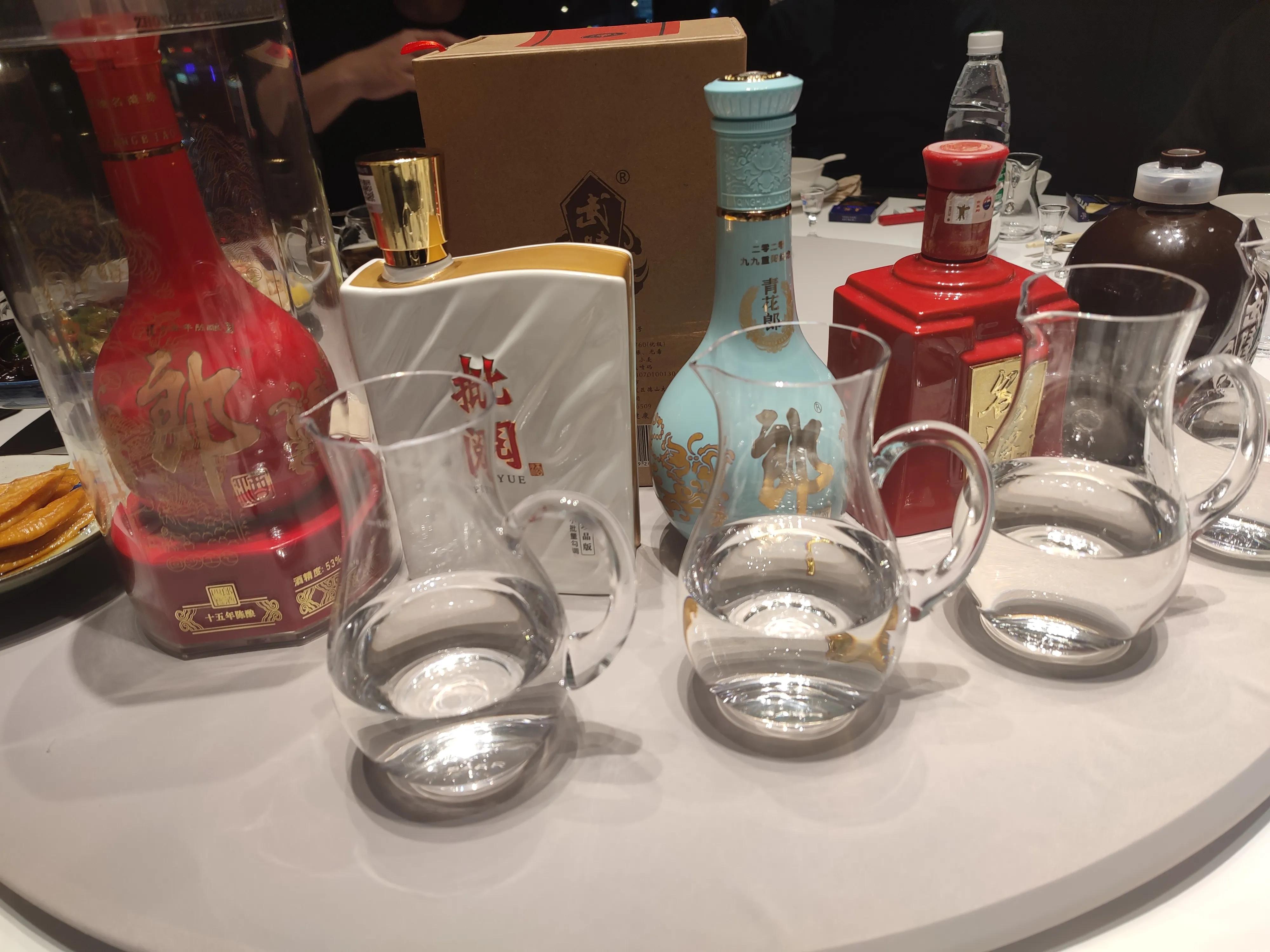 春寒料峭品酱酒-上将武陵酒多少钱