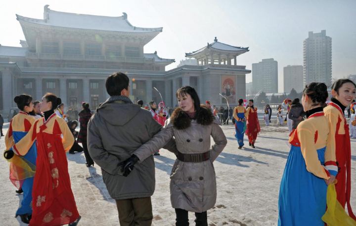 人民币一万块，在朝鲜能生活多久，朝鲜物价高吗？-五千朝鲜纸币合多少人民币