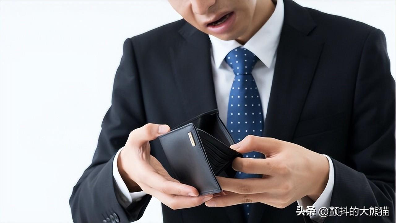 日本的平均年收入是22万元！单身的话就能过上富裕生活-日本家庭月消费多少钱