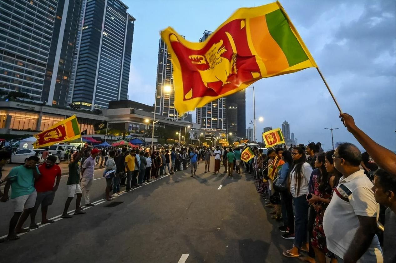 欠中国几十亿，斯里兰卡还不起了？和中国商量，能不能少还30%？-中国借出去了多少钱