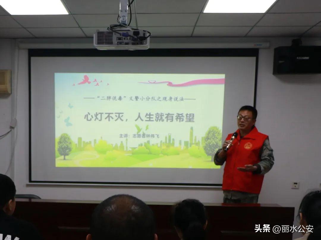 “二胖说毒”再塑一榜样：从找不到工作到年入40万，关键是还热心公益-2015年泥工月收入多少