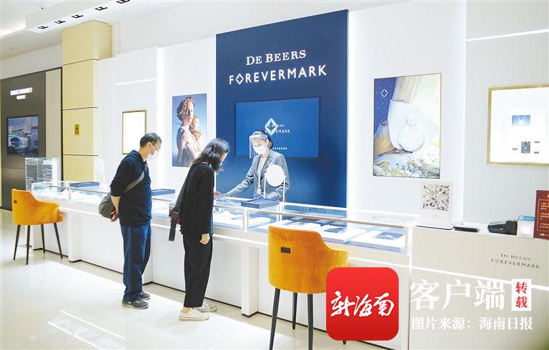 两会前奏戴比尔斯永恒印记开设海南首店：投资快步走事业步步高-戴比尔斯总公司总裁