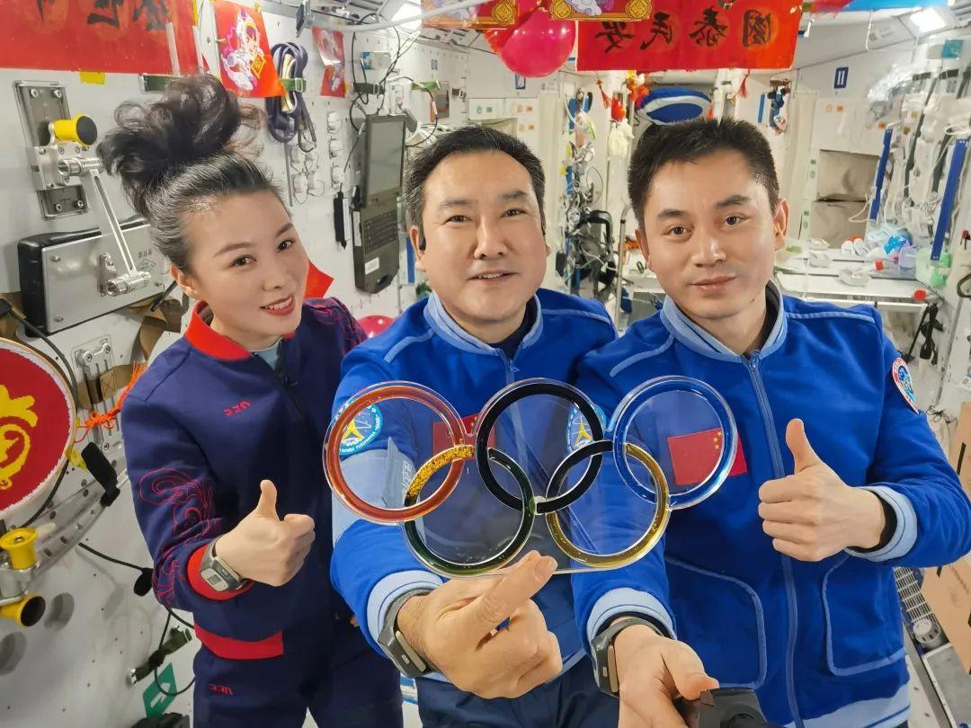 “最美太空教师”王亚平：探索宇宙播种梦想-北京天空堂科技有限公司