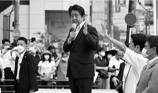 安倍遇枪击身亡：卸任后仍被严密保护，安保费年均超过1120万人民币-1120日元等于多少人民币