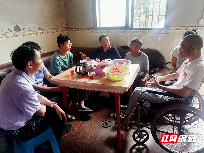郴州市教育基金会“爱心助学”：嘉禾李华斌苦难中的花儿往往有更强的生命力-贫困基金会