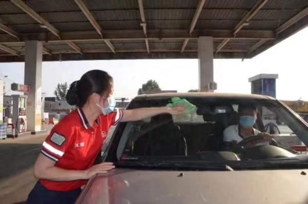 【推荐】中石化鹤壁李晓娟：以奋斗姿态为美好生活“加油”-中石化公司美女