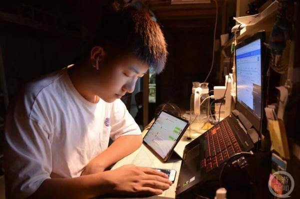 帮治拖延症的自律监督小铺：22岁小伙开店7年，成功监督上万人完成计划-钱爸爸电子商务有限公司