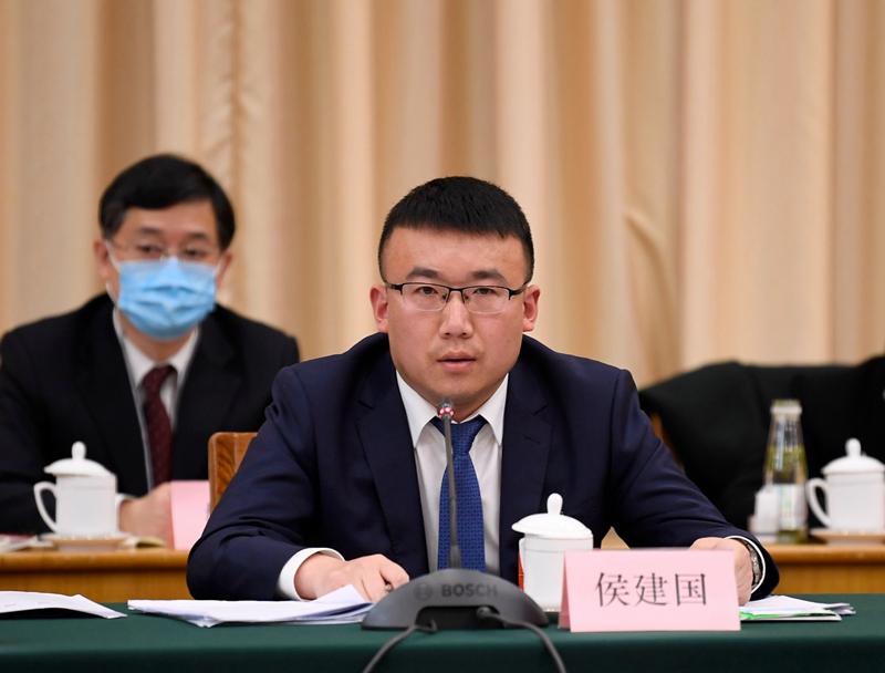 【推荐】全国人大代表侯建国：解决技术难题保障安全生产-盘江精煤公司山脚树矿黑暗