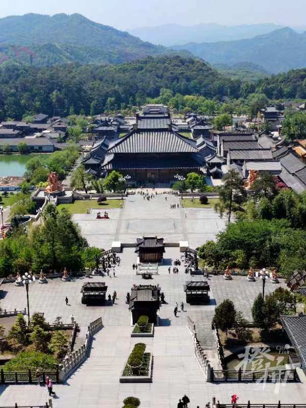 导游这个职业重新火了：杭州95后女孩子兼职做导游，还有人靠兼职月入六七千-叶游信息技术有限公司