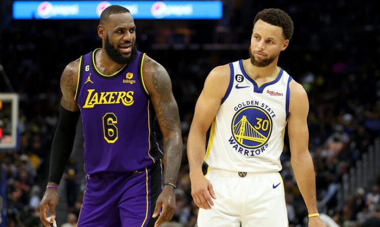 【推荐】2.2亿对决！詹姆斯年入1.2亿运动员第四NBA第一，库里1亿-耐克总资产多少钱