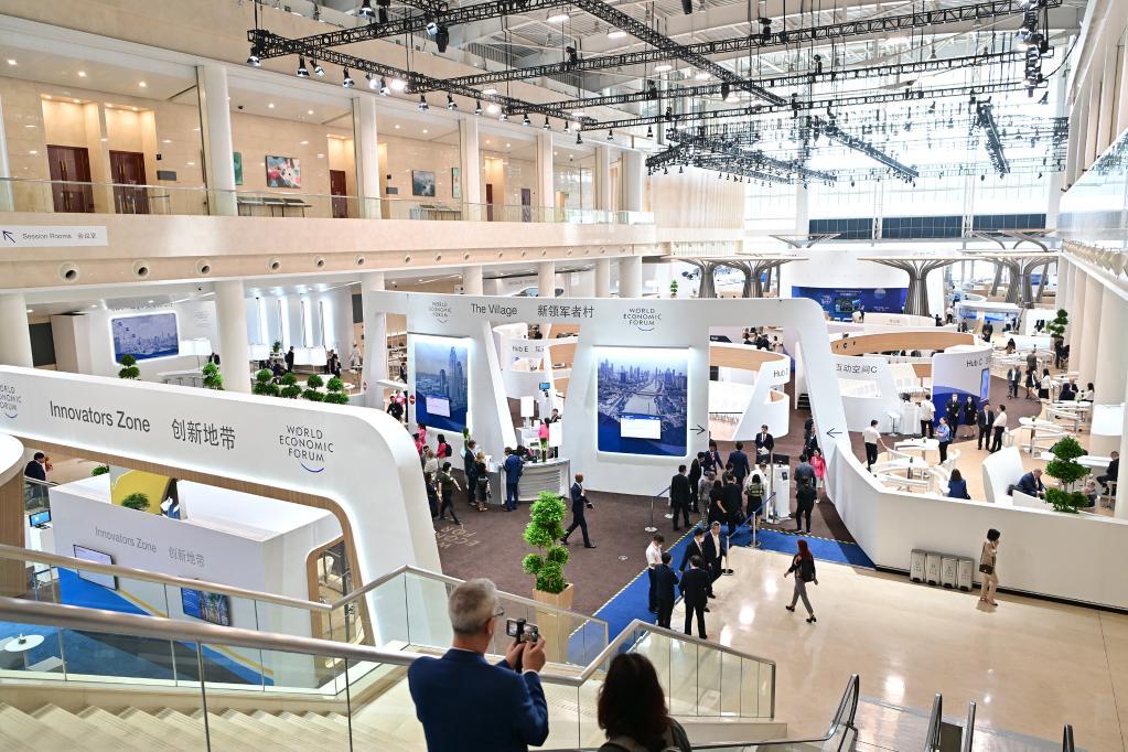 “创新颠覆”还是“生活助手”——来自夏季达沃斯论坛的“人工智能”观察-天津友大小额贷款有限公司