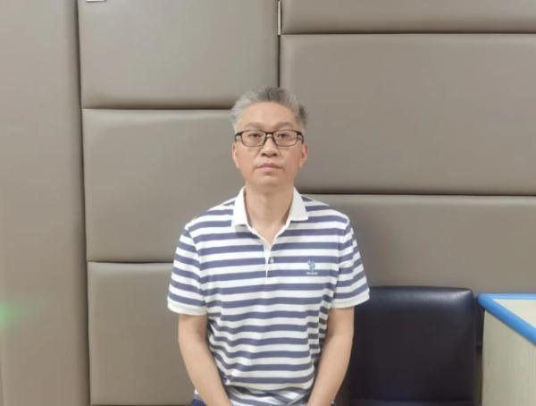 把办公室当成了“收费站”！黄海盛在吃喝玩乐中沦陷-中酒国际商品交易中心有限公司