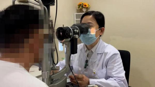 小伙视力骤降至0.06！元凶竟是这俩习惯-割双眼皮有什么好处吗