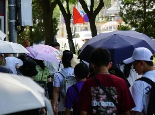 日入千元！这个行业重新火热起来-6万存5年利息多少