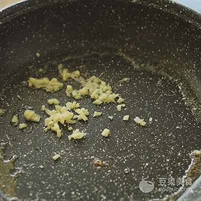 带鱼和西红柿能一起吃吗，带鱼和西红柿一起吃可以吗（茄汁带鱼，一厨作）