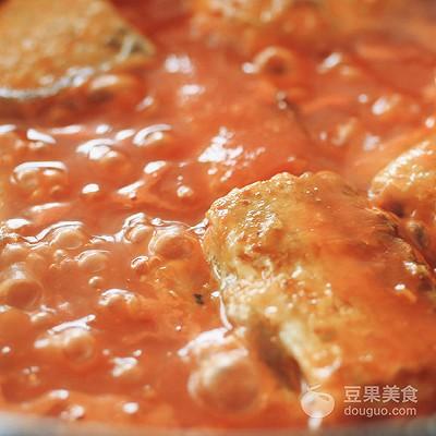 带鱼和西红柿能一起吃吗，带鱼和西红柿一起吃可以吗（茄汁带鱼，一厨作）