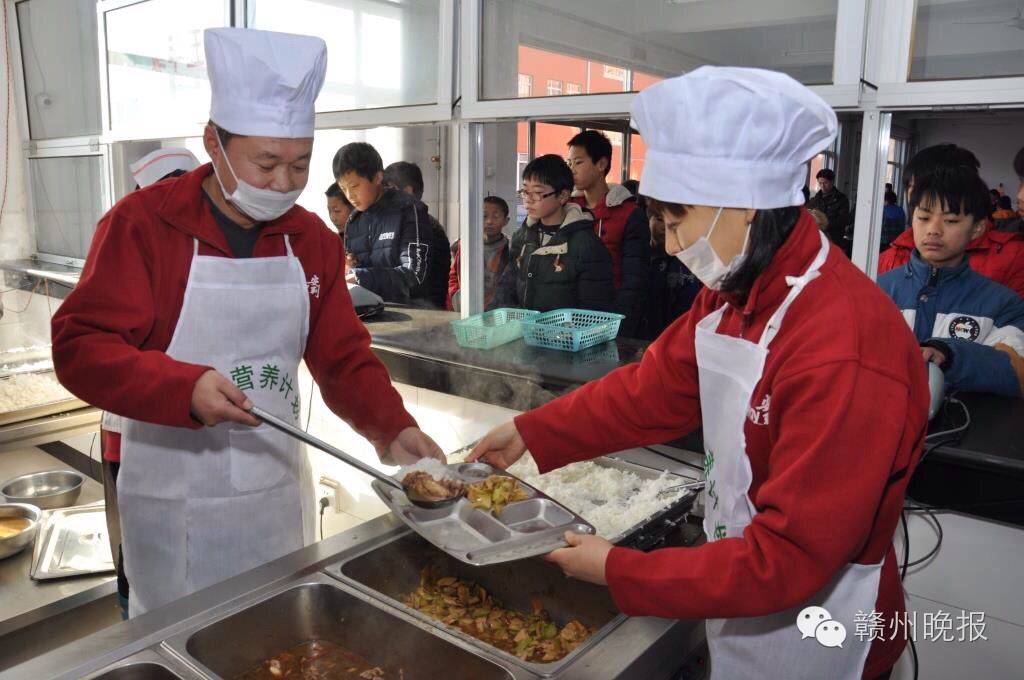 手势爱心，手势比心图片 真人（公益就是这么简单）