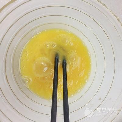 菠菜鸡蛋怎么炒，菠菜和鸡蛋怎么炒好吃（鸡蛋炒菠菜的做法）