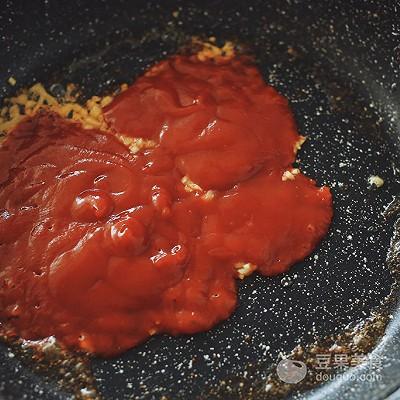 带鱼和西红柿能一起吃吗，带鱼和西红柿一起吃可以吗（茄汁带鱼，一厨作）