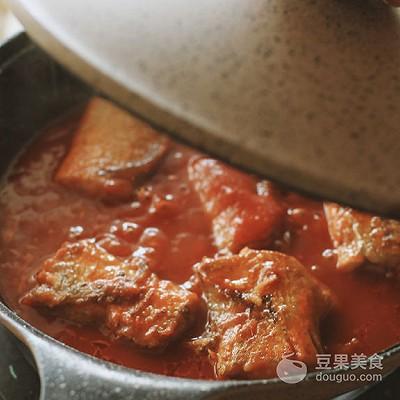 带鱼和西红柿能一起吃吗，带鱼和西红柿一起吃可以吗（茄汁带鱼，一厨作）