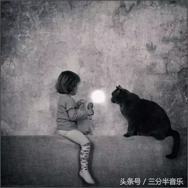 布拉格广场歌词什么意思，竟没发现歌词里藏着这么一个秘密