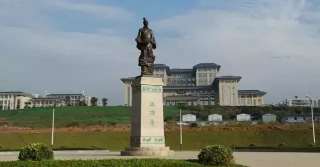 明秀东路179号广西中医药大学学生宿舍小区，2021广西中医药大学地址在哪里（请把我留在广西中医药大学）