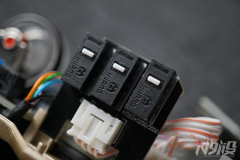 森松尼鼠标s-m11拆解教程，森松尼S-M11游戏鼠标拆解评测