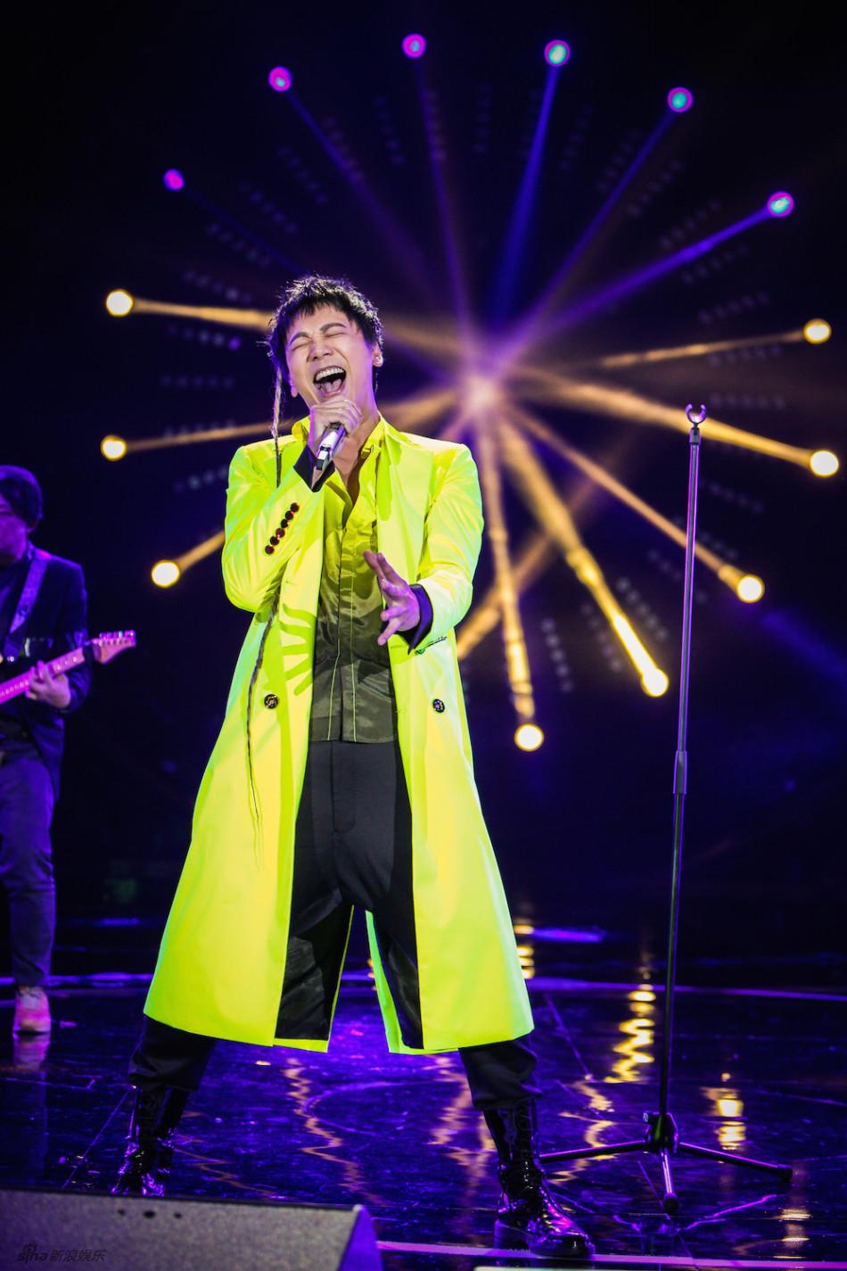 谁可以和我介绍信的新专辑-《集乐星球》，集乐星球演唱会（亮瞎你的眼）