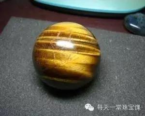 猫眼石是什么材质，合成猫眼石是什么材质（用买水晶的价格买到了猫眼石）