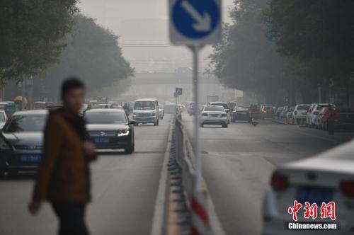 大气污染层是几米到几米，大气污染物一般在几层（600米以下低空为污染层）