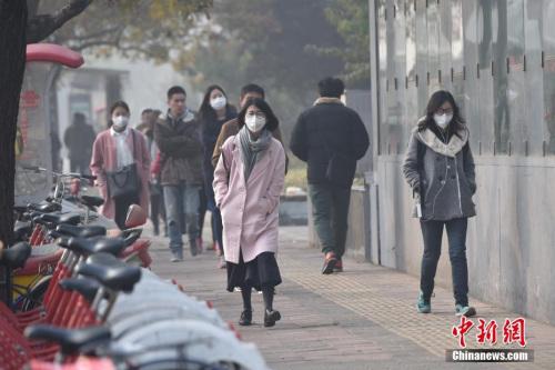 大气污染层是几米到几米，大气污染物一般在几层（600米以下低空为污染层）