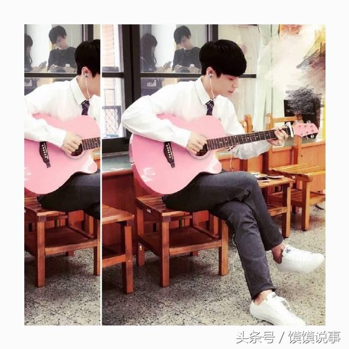 表白粉红色吉他，少年张艺兴弹吉他的样子怎么那么帅