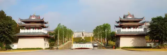 明秀东路179号广西中医药大学学生宿舍小区，2021广西中医药大学地址在哪里（请把我留在广西中医药大学）