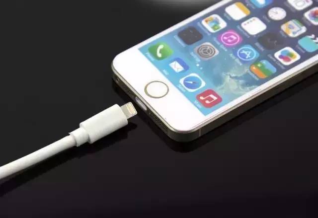 苹果冻了还能吃吗，被冻过的苹果还能吃吗（iPhone被冻得“自动关机”了）