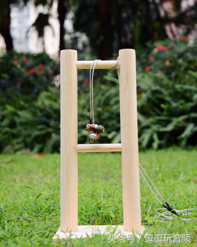 黑色信封歌词，黑色信封的歌词（透彻心扉的声音——BLON圈铁耳塞评测）