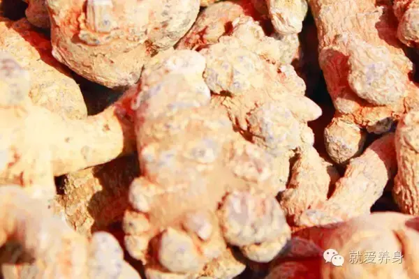 田七粉的正确吃法与功效，三七粉的正确吃法（每天一勺它保健康延寿命）