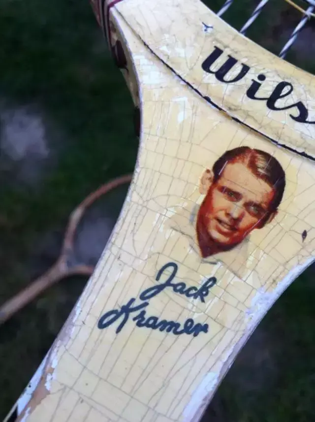 网球拍的选择，网球拍哪个品牌好（Wilson网球拍真伪鉴别大法）